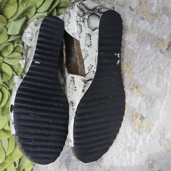 Jolimall Snakeskin Wedge - Picture 9 of 10